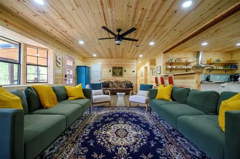 Living - 180 Johnboat Ln, Broken Bow, OK 74728 photo 4 of 7