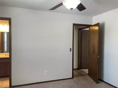 Bedroom - 19 Echo Ln, Harrah, OK 73045 photo 5 of 6