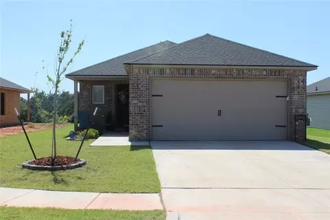 1201 N Stallion Dr, Guthrie, OK 73044