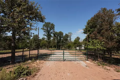 19331 Mooseville Dr, Noble, OK 73068