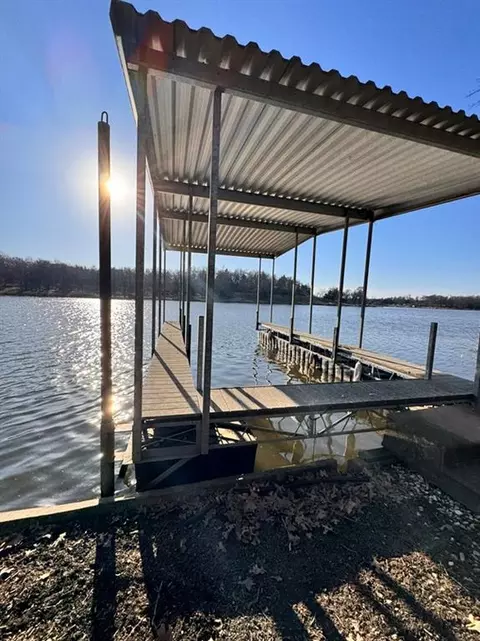 1089 Peninsula Dr, Fort Towson, OK 74735