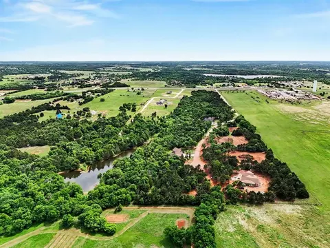 1000 Creekside Trl, Guthrie, OK 73044