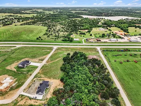 1000 Creekside Trl, Guthrie, OK 73044