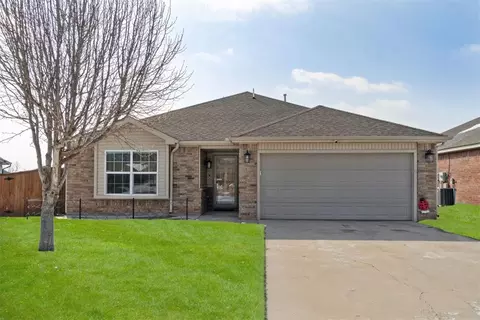 7305 Comrade Ln, Yukon, OK 73099