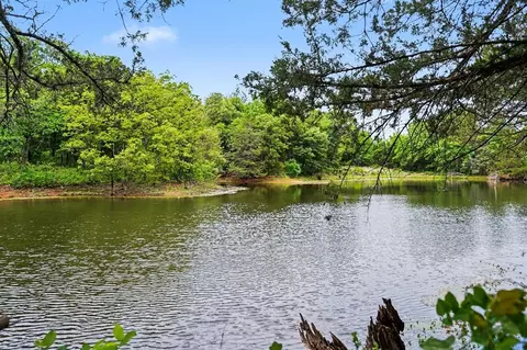 981 Meadow Park Rd, Guthrie, OK 73044