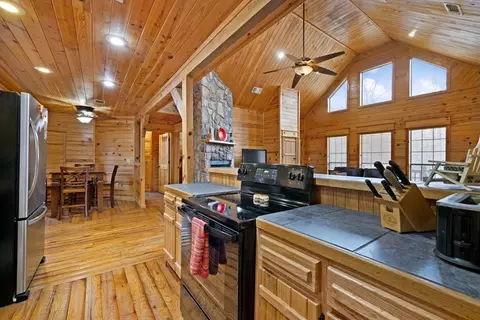 Kitchen - 68 Eg Ln, Broken Bow, OK 74728 photo 1 of 5