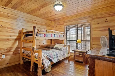 Bedroom - 68 Eg Ln, Broken Bow, OK 74728 photo 4 of 5