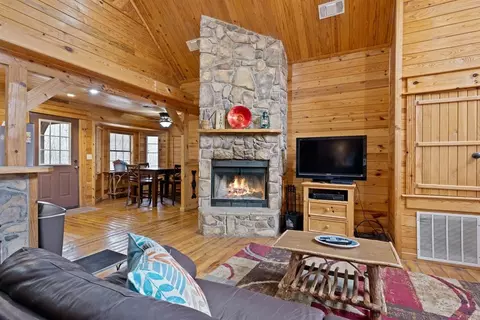 Living - 68 Eg Ln, Broken Bow, OK 74728 photo 1 of 5
