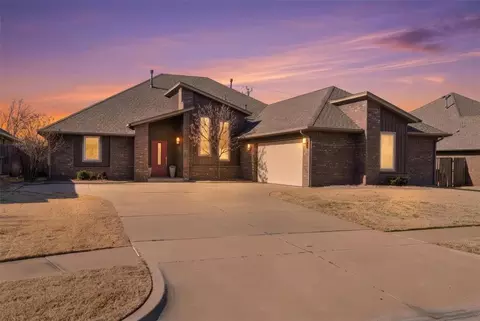 17705 Sparrow Hawk Ln, Edmond, OK 73012