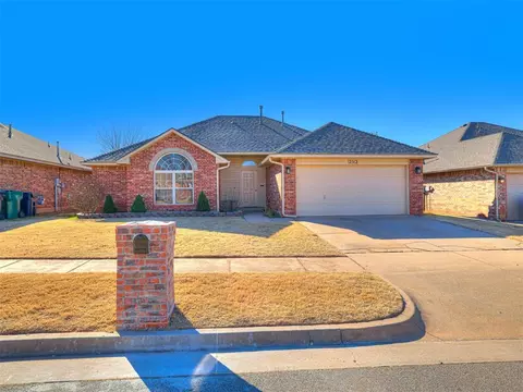 2512 SE 93rd St, Moore, OK 73160
