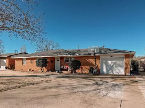 923 N Krest Dr, Weatherford, OK 73096