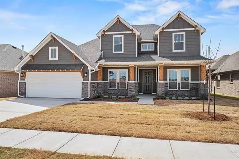 1412 SW 160th St, Moore, OK 73170