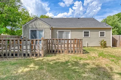 Exterior - 912 E Comanche St, Norman, OK 73071 photo 2 of 4