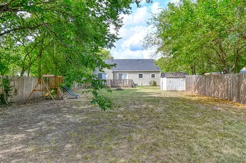 Exterior - 912 E Comanche St, Norman, OK 73071 photo 4 of 4