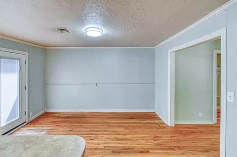 Living - 912 E Comanche St, Norman, OK 73071 photo 4 of 4