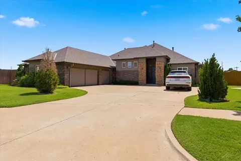 19404 Fieldshire St, Edmond, OK 73012