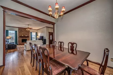 Dining - 1913 Kyle Dr, Guthrie, OK 73044 photo 3 of 5