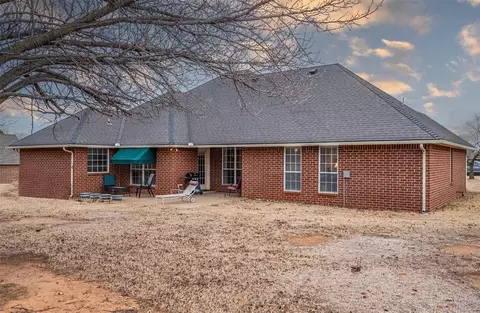 Exterior - 1913 Kyle Dr, Guthrie, OK 73044 photo 5 of 7