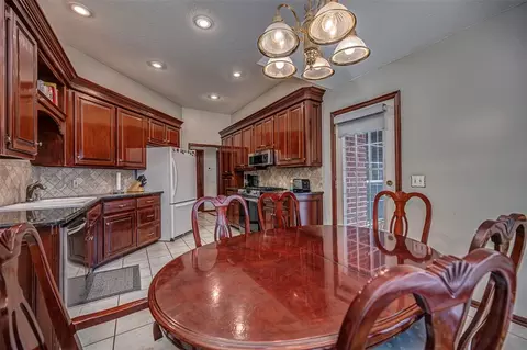 Dining - 1913 Kyle Dr, Guthrie, OK 73044 photo 4 of 5