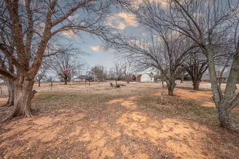 Exterior - 1913 Kyle Dr, Guthrie, OK 73044 photo 7 of 7