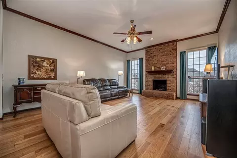 Living - 1913 Kyle Dr, Guthrie, OK 73044 photo 1 of 3