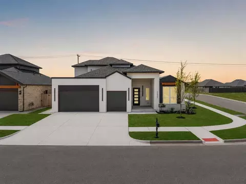15445 Capri Ln, Edmond, OK 73013