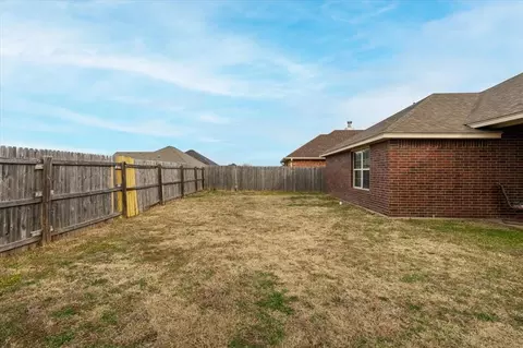 Exterior - 414 NW Granite Ave, Cache, OK 73527 photo 5 of 5