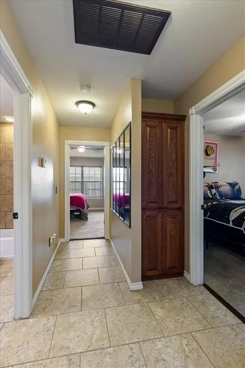 Entry Way - 414 NW Granite Ave, Cache, OK 73527 photo 1 of 2