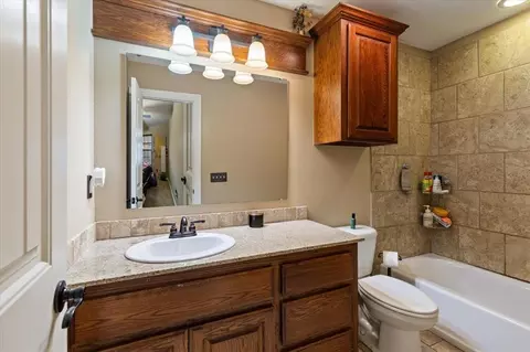 Bath - 414 NW Granite Ave, Cache, OK 73527 photo 1 of 5