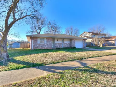 1712 Chamblee Dr, Norman, OK 73071