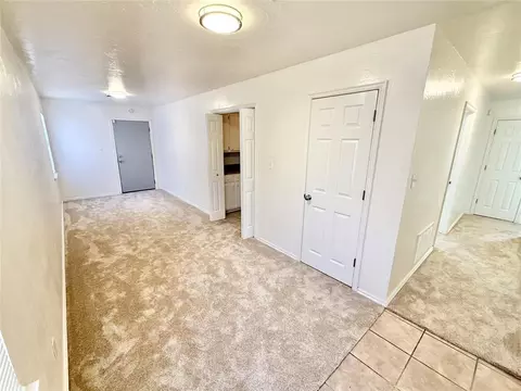 Living - 1102 N Lee St, Altus, OK 73521 photo 5 of 6