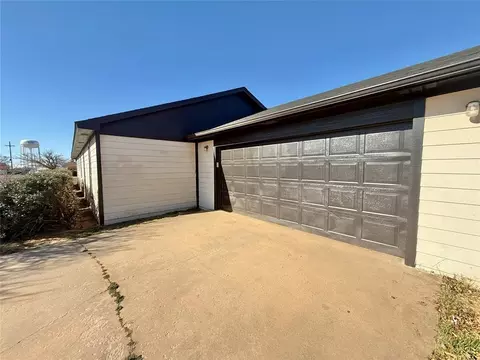 Other - 1102 N Lee St, Altus, OK 73521 photo 3 of 10