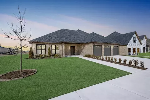 10049 SW 27th St, Yukon, OK 73099