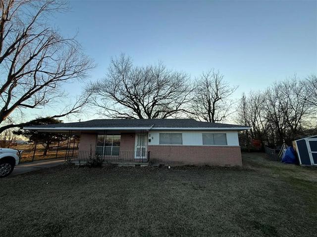 22 E Rondel Ave, Wewoka, OK 74884