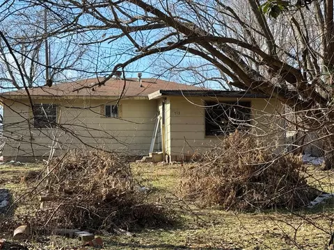712 S Chapman Ave, Shawnee, OK 74801
