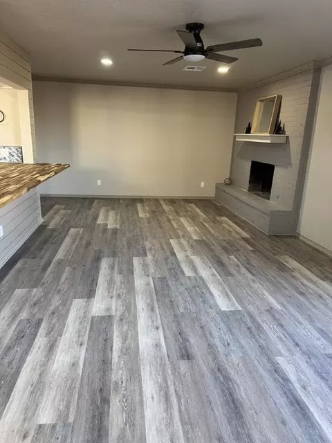 Living - 2101 Galaxy Dr, Altus, OK 73521 photo 1 of 1