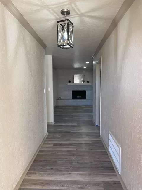 Entry Way - 2101 Galaxy Dr, Altus, OK 73521 photo 1 of 2