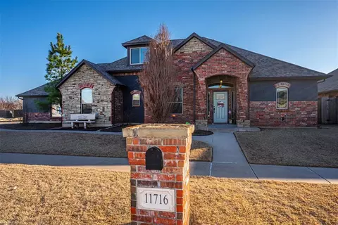 11716 SW 26th Ct, Yukon, OK 73099