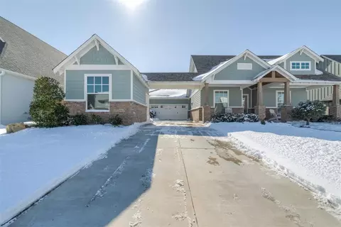 3624 Utica Square Dr, Edmond, OK 73034