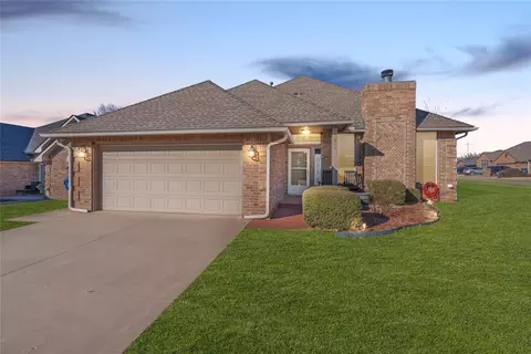 629 Elder Ln, Mustang, OK 73064