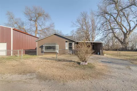 208 Monroe St, Pauls Valley, OK 73075