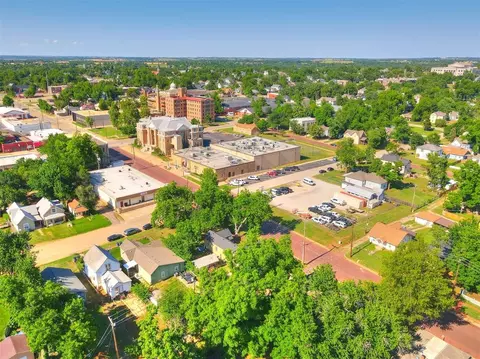 220 E Springer Ave, Guthrie, OK 73044 photo 22