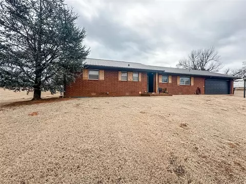 114 W Pine St, Binger, OK 73009 photo 4