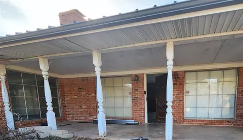 12717 S Couts Dr, Mustang, OK 73064