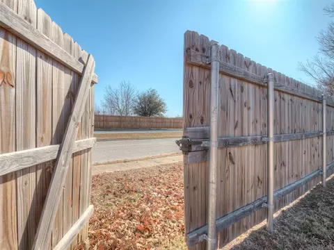 705 Ash Ln, Norman, OK 73072 photo 38