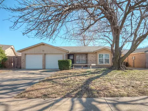 705 Ash Ln, Norman, OK 73072