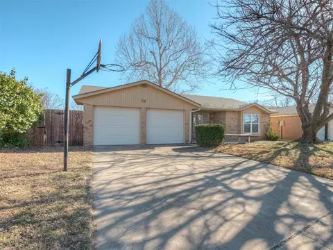 705 Ash Ln, Norman, OK 73072 photo 3