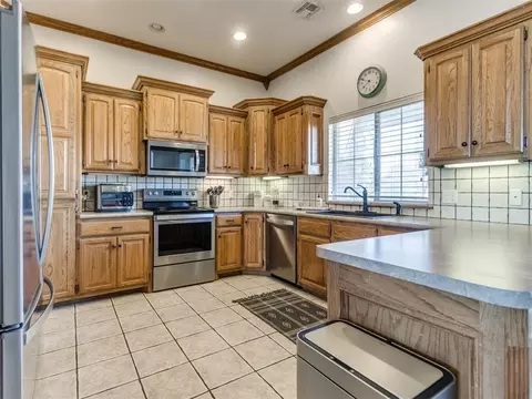 Kitchen - 1874 E Rock Creek Rd, Tuttle, OK 73089 photo 2 of 4