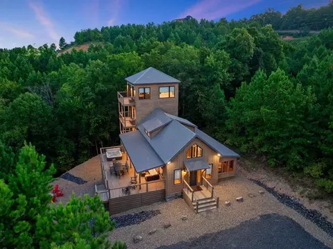 119 Gentry Oak Ln, Broken Bow, OK 74728