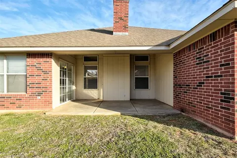720 Elder Ln, Mustang, OK 73064 photo 35